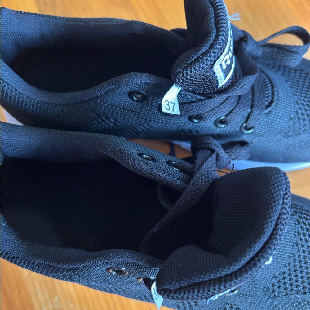 Women's Black Athletic Running Shoes - Picture 7 of 7